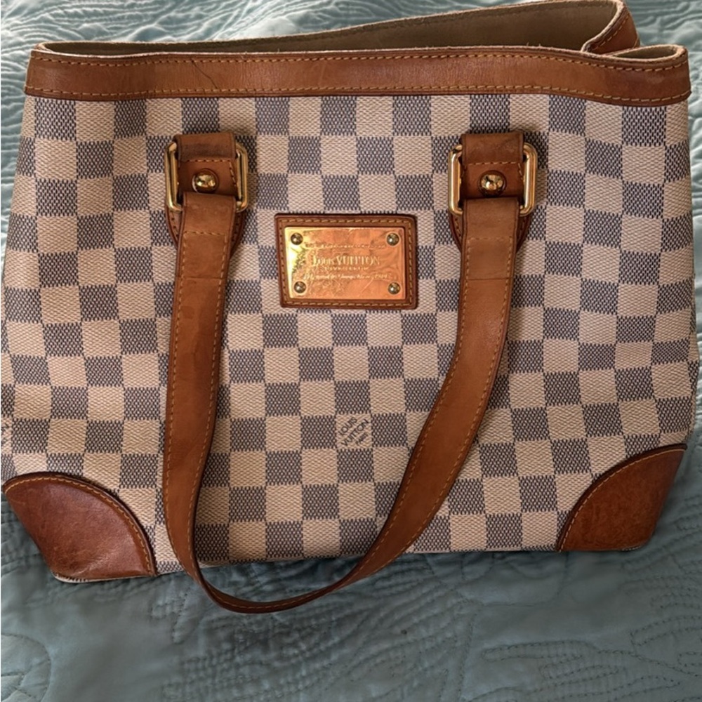 Louis Vuitton purse like new